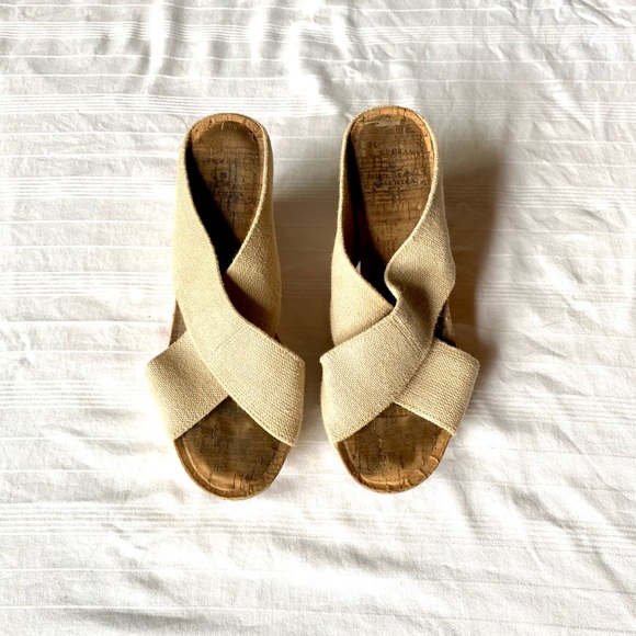 Lucky Brand Wedge Clogs - Picture 3 of 3